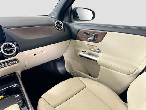 Certified 2023 Mercedes-Benz GLA 250 4MATIC image 29