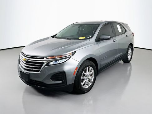 Used 2023 Chevrolet Equinox LS FWD image 3