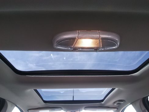 Used 2014 Ford Edge Limited w/ Equipment Group 302A AWD/4WD image 9