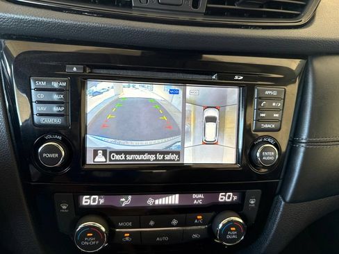 Used 2017 Nissan Rogue SL w/ SL Premium Package AWD/4WD image 33