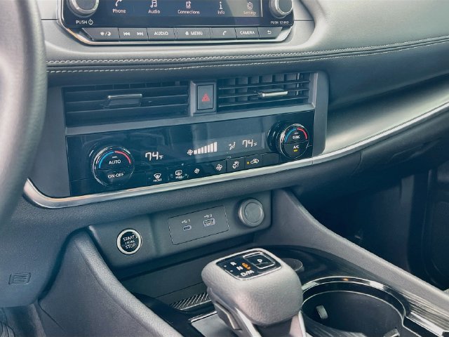 Certified 2023 Nissan Rogue SV FWD image 12