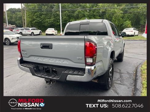 Used 2021 Toyota Tacoma SR5 AWD/4WD image 5