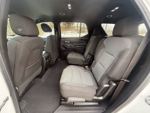 Used 2023 Chevrolet Traverse LT AWD/4WD image 10