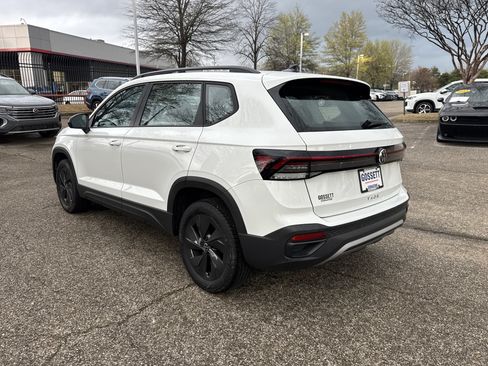 Certified 2025 Volkswagen Taos S image 3