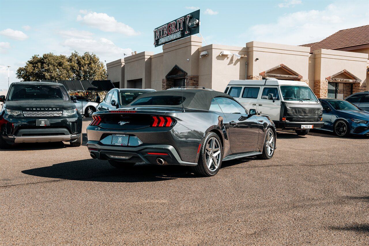 Used 2024 Ford Mustang Convertible RWD image 7
