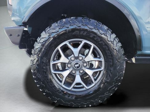 Used 2023 Ford Bronco Badlands image 29