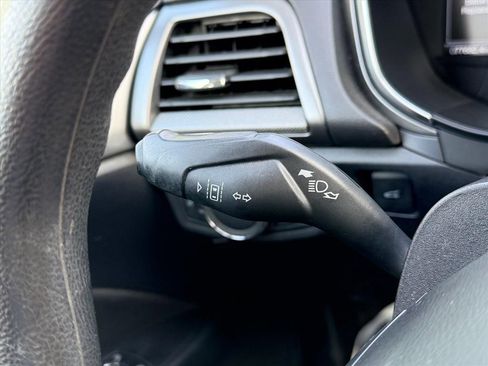 Used 2020 Ford Fusion SE image 21