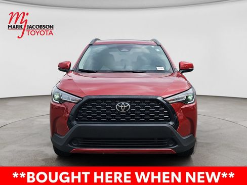 Used 2024 Toyota Corolla Cross LE w/ Moonroof Package FWD image 3