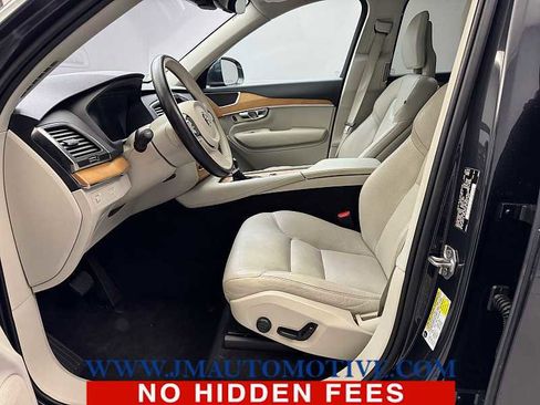 Used 2021 Volvo XC90 T6 Momentum image 13