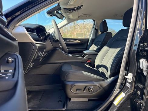 Used 2023 Jeep Grand Cherokee L Laredo w/ Luxury Tech Group I image 37