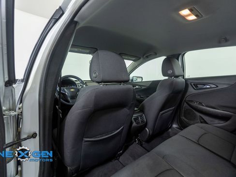 Used 2021 Chevrolet Malibu LT FWD image 24