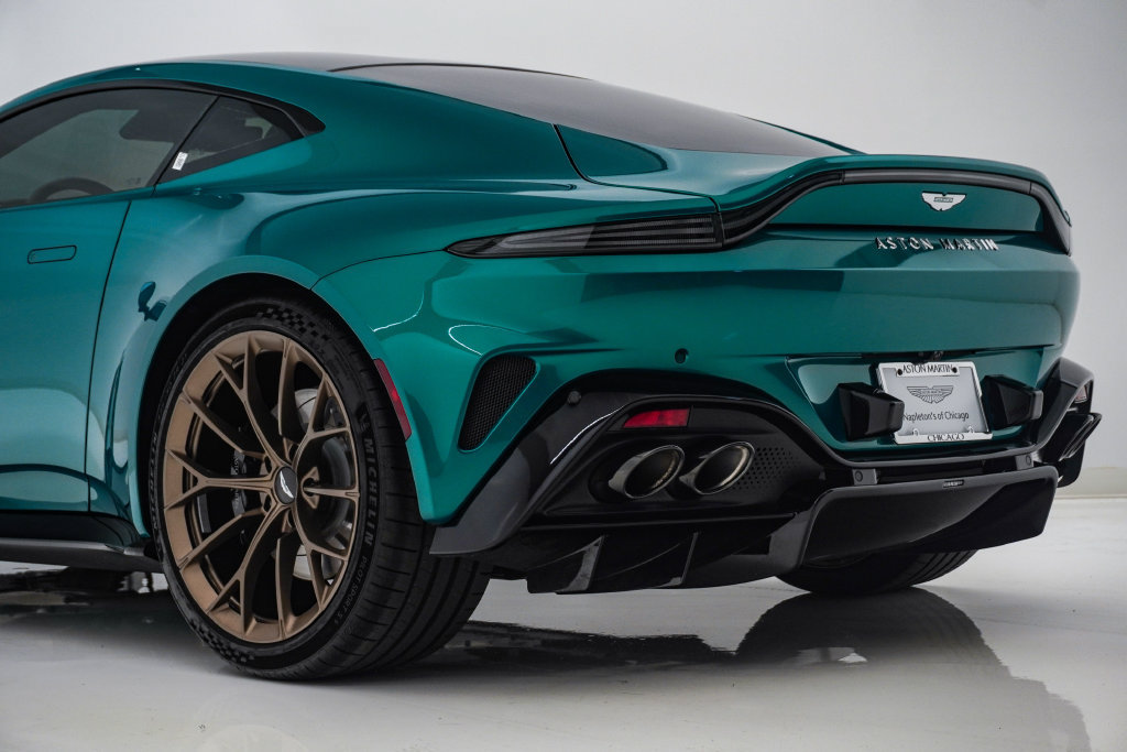 Used 2025 Aston Martin V8 Vantage Coupe RWD image 11