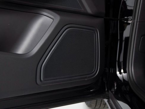 New 2026 Porsche Macan image 22