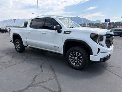 Used 2023 GMC Sierra 1500 AT4 w/ Technology Package AWD/4WD image 3
