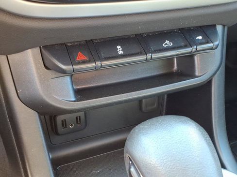 Used 2022 Chevrolet Colorado LT w/ LT Convenience Package AWD/4WD image 26