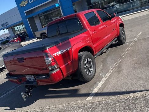 Used 2015 Toyota Tacoma Base image 3