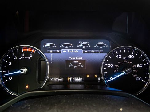 Used 2017 Ford F250 XLT w/ XLT Premium Package image 2