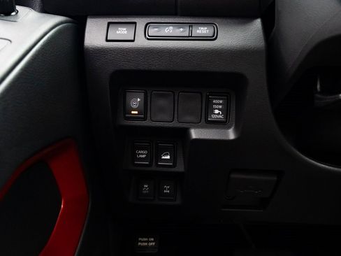 New 2025 Nissan Frontier PRO-4X w/ Pro Convenience Package image 13