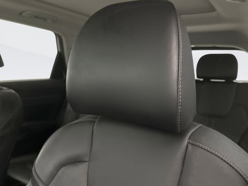 Used 2025 Kia Sorento S w/ Panoramic Sunroof Package image 8