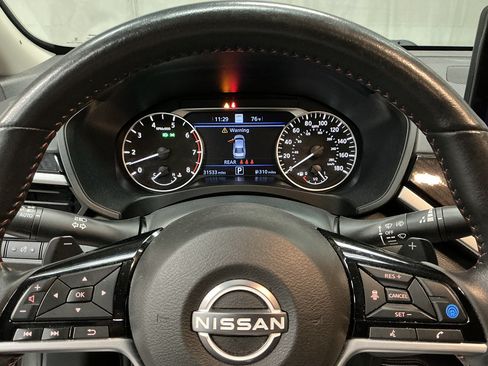 Used 2024 Nissan Altima 2.0 SR FWD image 13