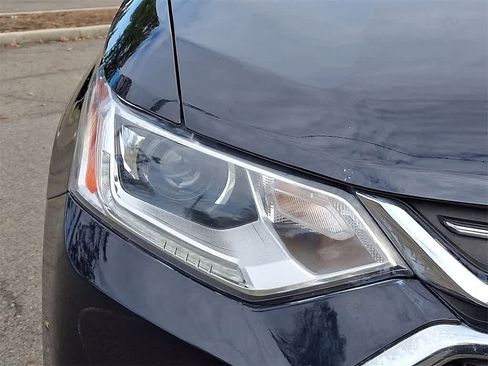 Used 2020 Chevrolet Traverse LT w/ Driver Confidence II Package image 25