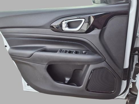 New 2026 Jeep Compass Latitude AWD/4WD image 15