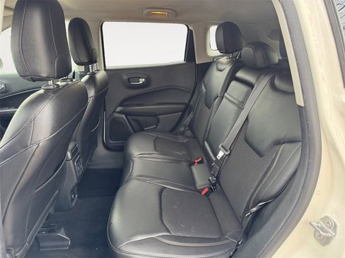 Used 2018 Jeep Compass Latitude w/ Cold Weather Group image 13