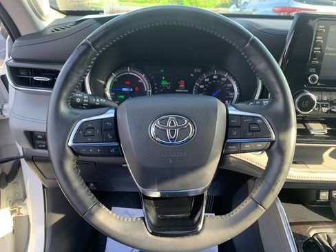 Used 2020 Toyota Highlander Limited AWD/4WD image 26