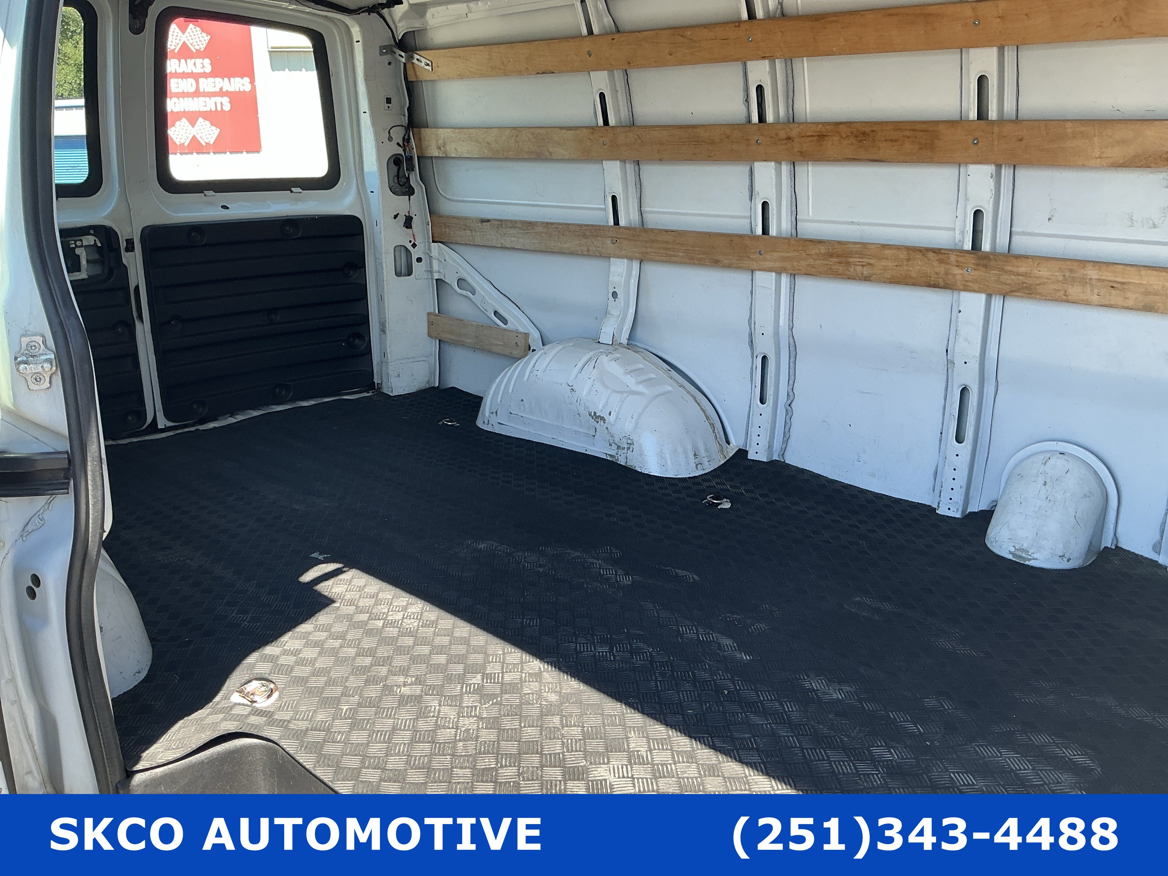 Used 2019 Chevrolet Express 2500 w/ Driver Convenience Package RWD image 14