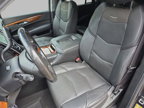 Certified 2016 Cadillac Escalade Luxury AWD/4WD image 17