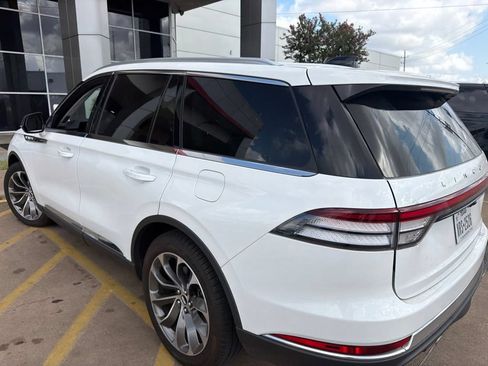 Used 2025 Lincoln Aviator 2WD w/ Equipment Group 101A image 2