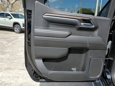 Used 2022 Chevrolet Silverado 1500 LT image 12