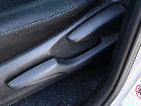 Used 2016 Toyota RAV4 LE image 32