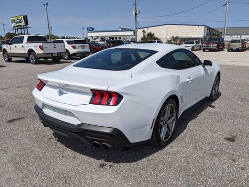 Used 2024 Ford Mustang Coupe image 4