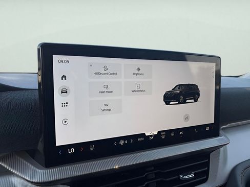 Used 2025 Ford Explorer Active w/ Active Comfort Package image 36