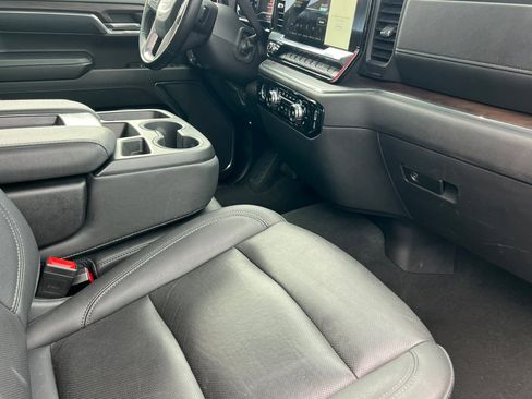 Used 2024 GMC Sierra 1500 SLT image 19