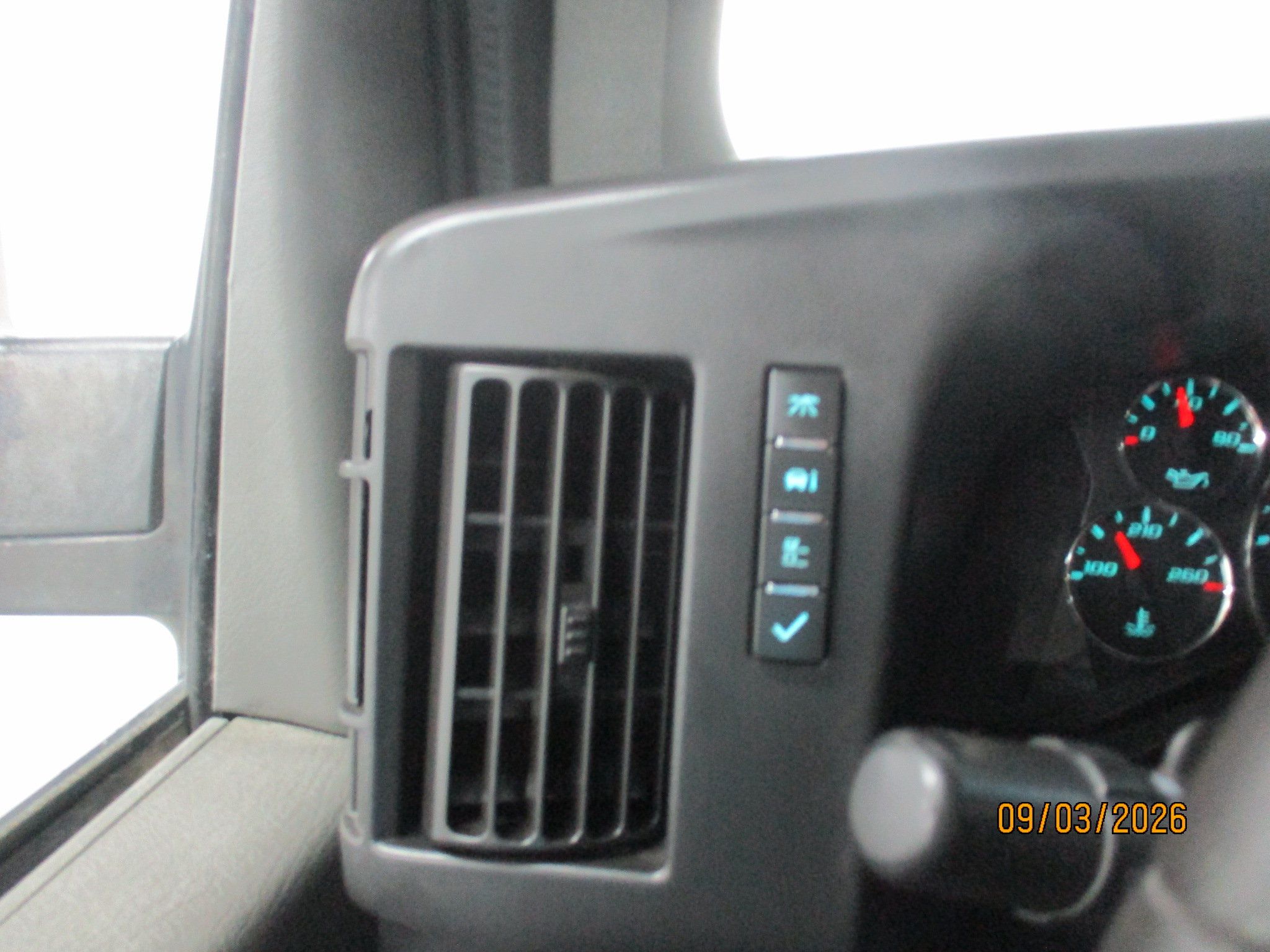 Used 2017 Chevrolet Express 2500 LS RWD image 17
