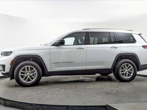 Used 2023 Jeep Grand Cherokee L Laredo w/ Luxury Tech Group I image 3
