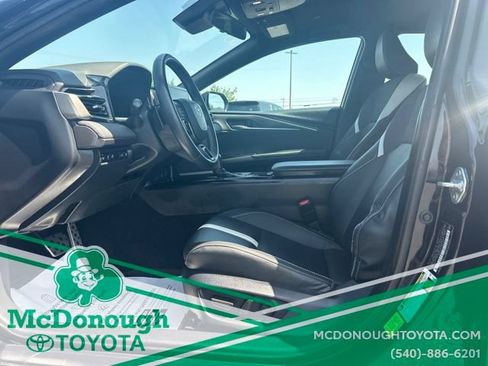 Used 2025 Toyota Camry SE FWD image 3
