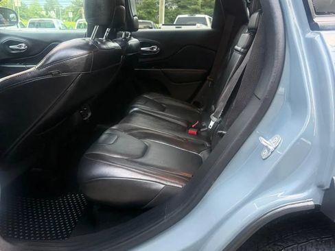 Used 2014 Jeep Cherokee Trailhawk w/ Comfort/Convenience Group AWD/4WD image 20