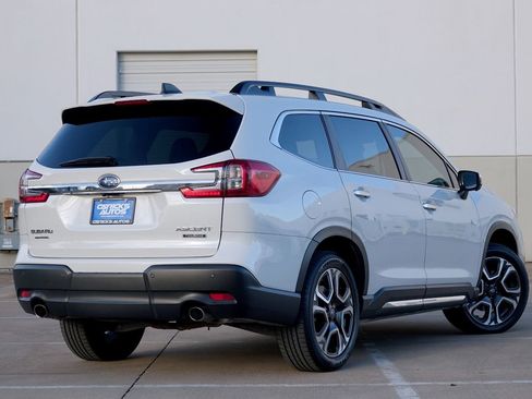 Used 2023 Subaru Ascent Touring image 3