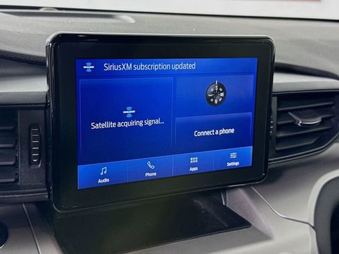 Used 2022 Ford Explorer XLT w/ Class IV Trailer Tow Package AWD/4WD image 6