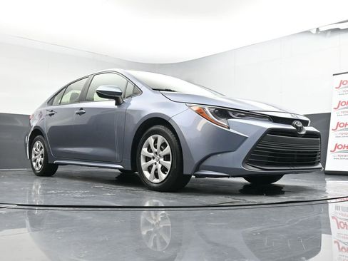 Used 2023 Toyota Corolla LE image 35