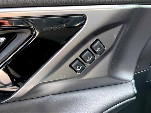 Used 2025 Subaru Legacy Limited image 18