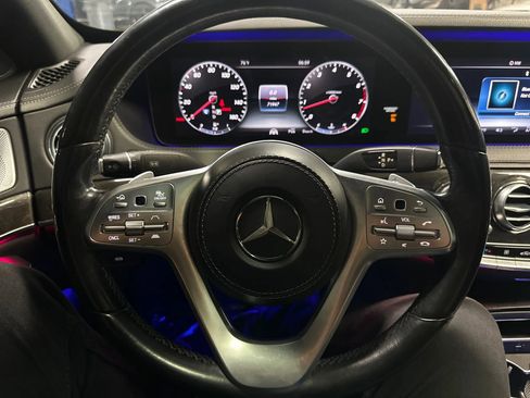 Used 2018 Mercedes-Benz S 560 Sedan image 28