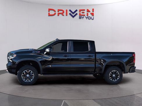 Used 2022 Chevrolet Silverado 1500 ZR2 image 2