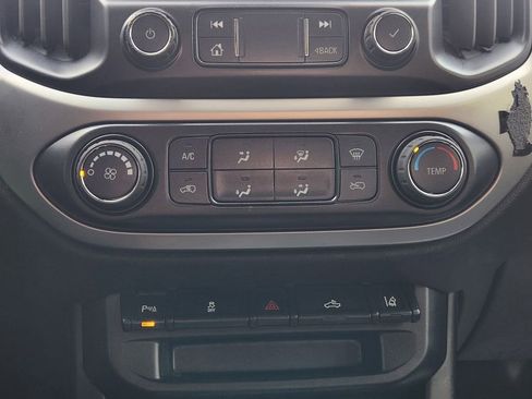 Used 2022 Chevrolet Colorado LT w/ Fleet Safety Package image 20