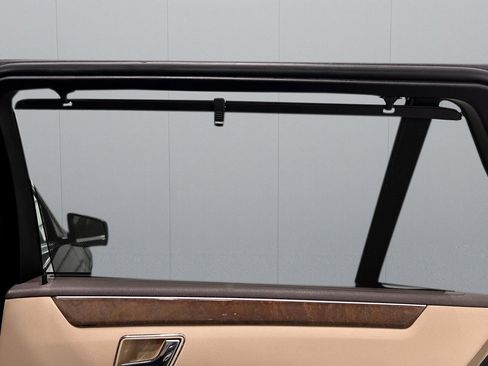 Used 2011 Mercedes-Benz E 350 4MATIC Wagon image 27