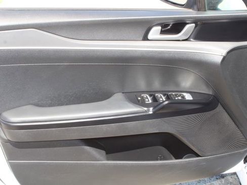 Used 2023 Kia K5 LXS FWD image 12