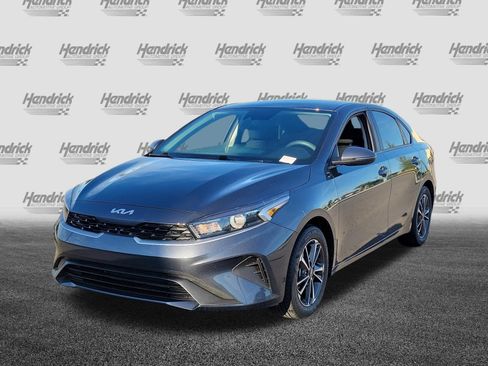 Used 2023 Kia Forte LXS w/ LXS Technology Package FWD image 3
